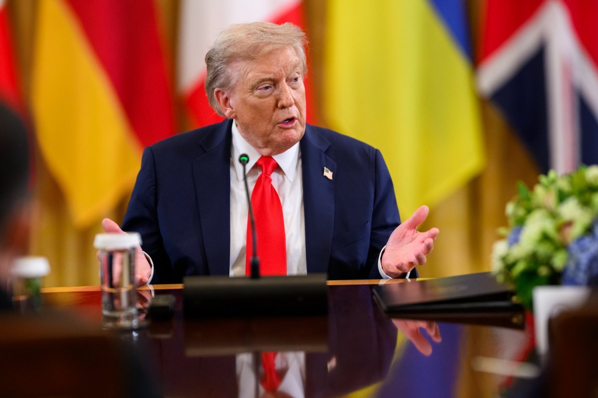 'Não sou um ditador', afirma Trump após críticas por intervenção em Washington