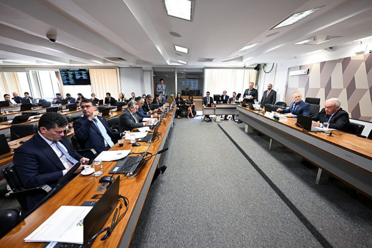Comissão do Senado aprova PL que impõe o fim de fiança para crimes relacionados à pedofilia