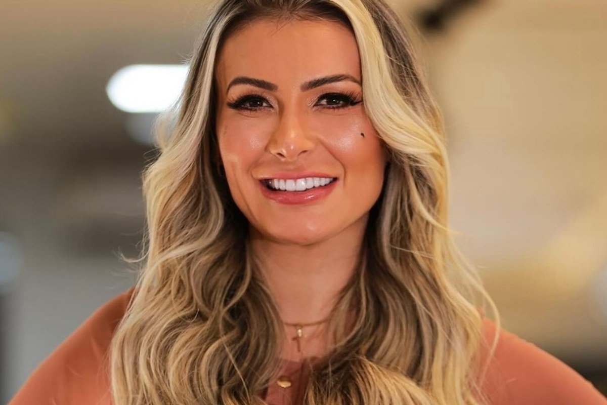 Justiça anula ação de Andressa Urach contra Igreja Universal por doações feitas 