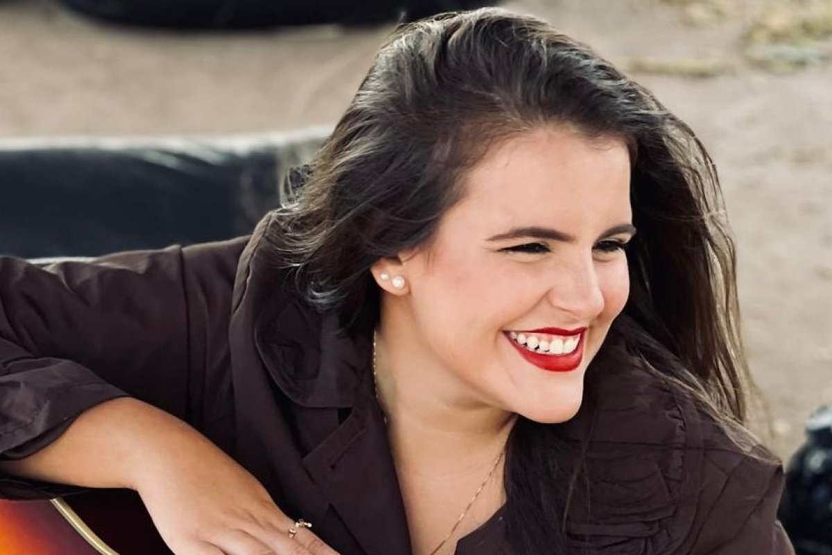 Cantora sertaneja Victoria Alencar grava primeiro audiovisual em Salvador!