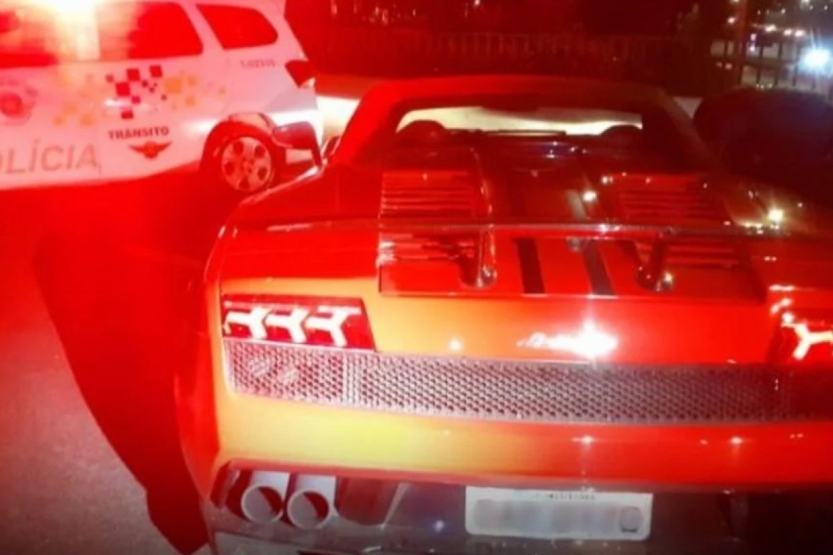 Ex-piloto de Fórmula 1 é preso em São Paulo por receptação de veículo de luxo