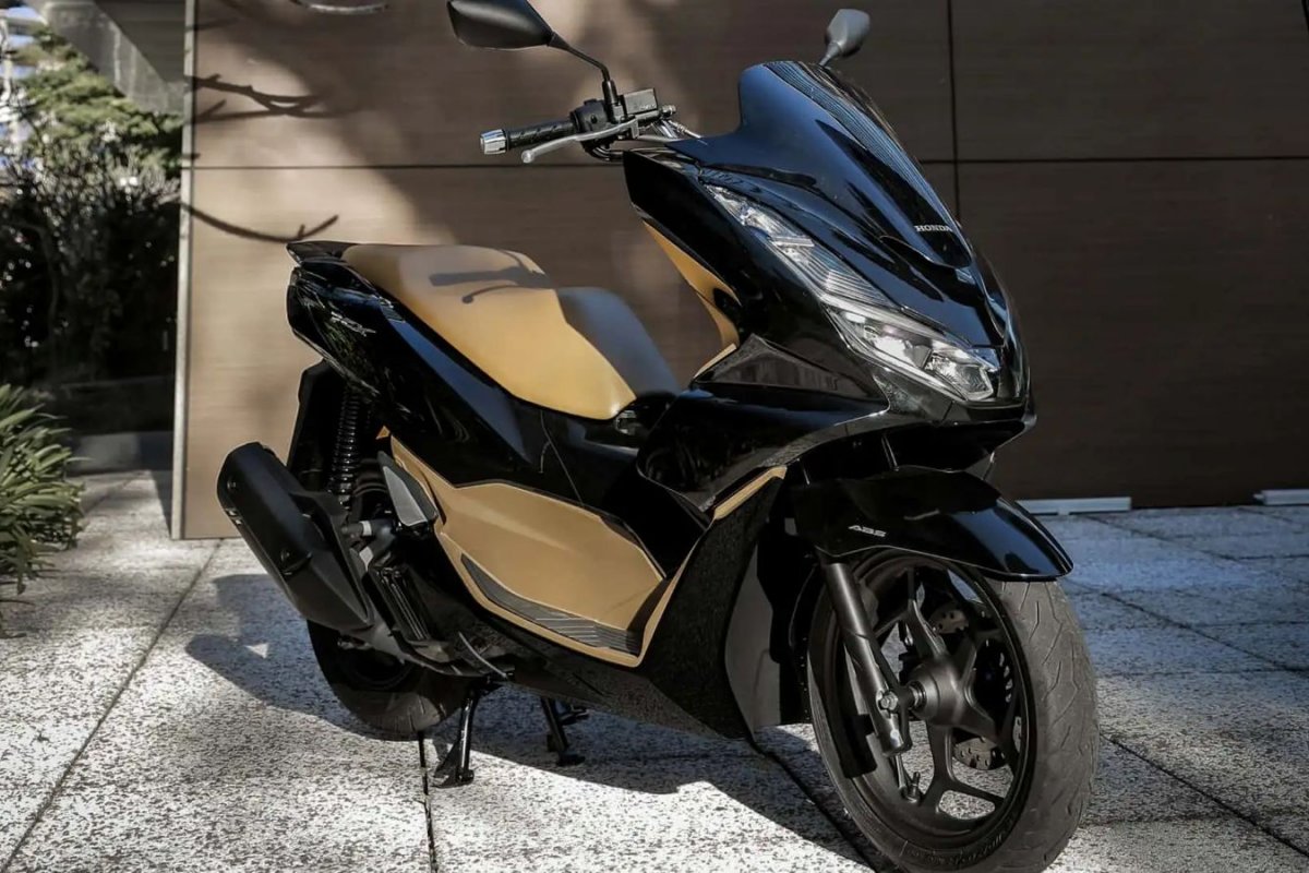 Honda PCX chega à linha 2026 com nova opção de cor