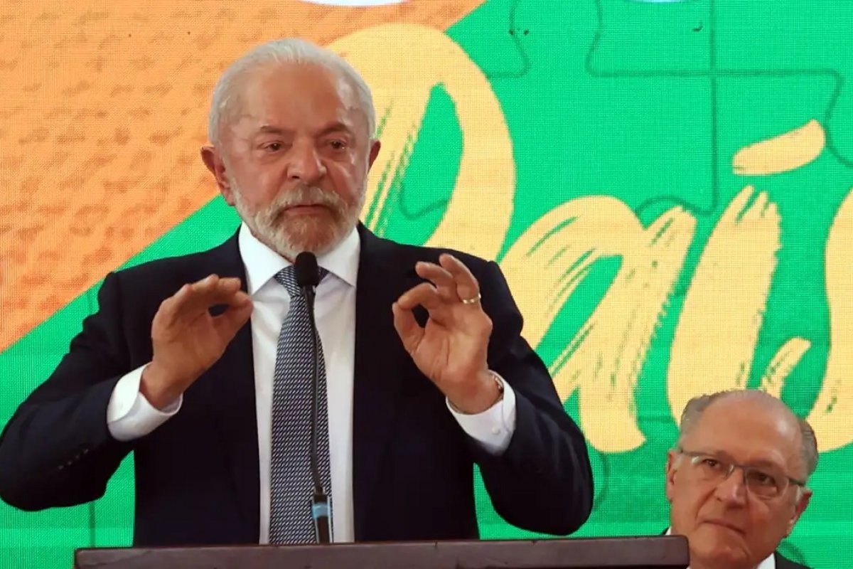 Lula organiza reunião do Brics para discutir reforma da OMC