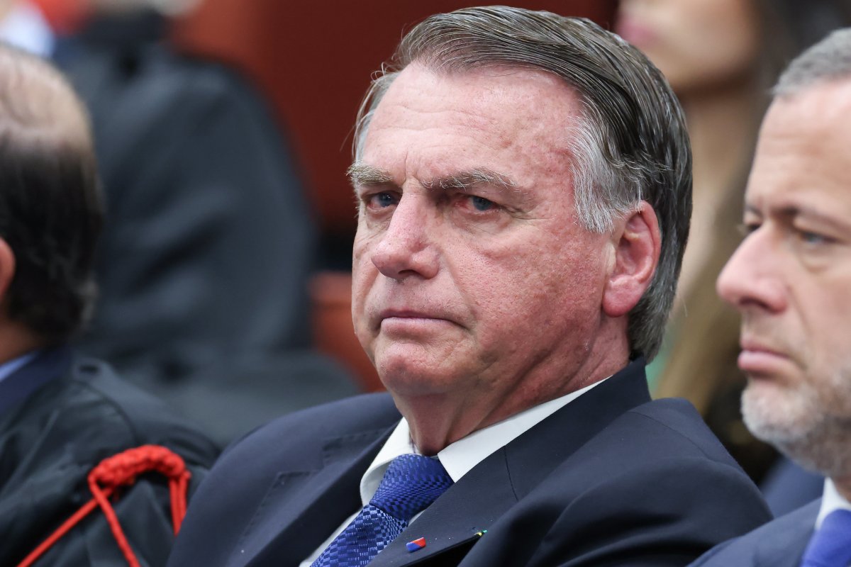 Julgamento de Bolsonaro vira assunto na mídia internacional; confira publicações 