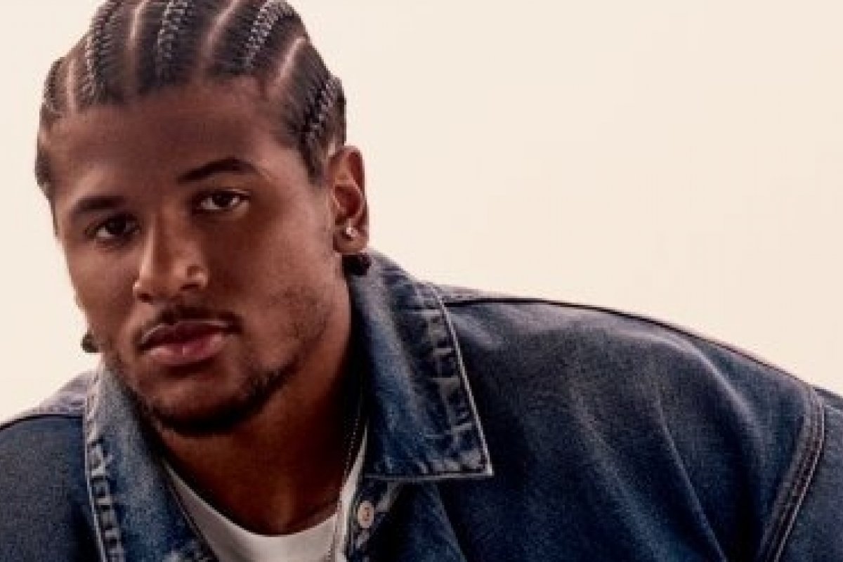 Calvin Klein revela nova campanha estrelada por Jalen Green!