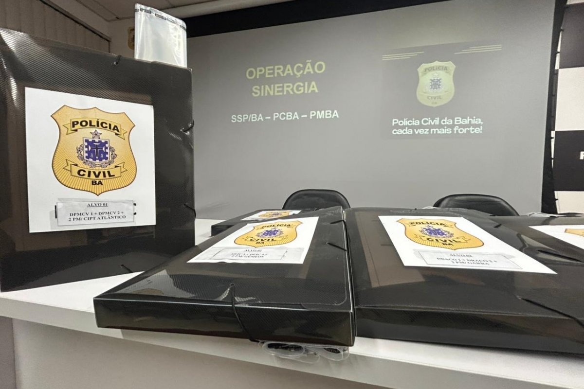 Operação das polícias Civil e Militar cumpre mandados contra integrantes de facções no Engenho Velho da Federação, em Salvador