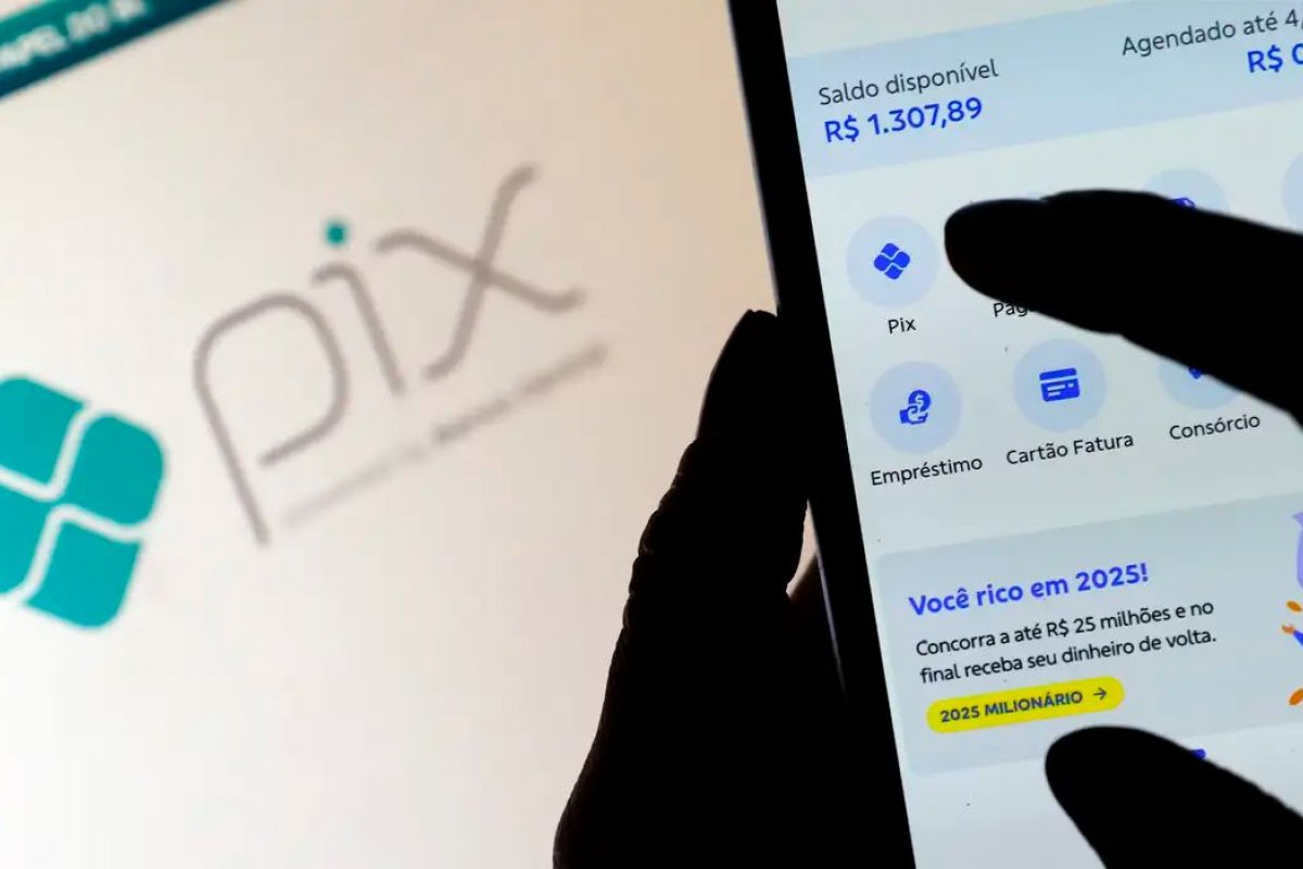 PIX parcelado será padronizado em setembro, afirma BC; medida beneficia quem não tem cartão de crédito e lojistas