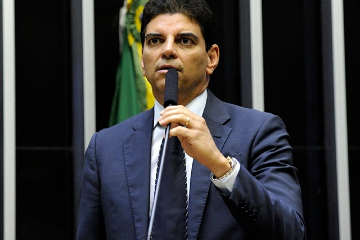 PEC da Blindagem: Novo relator é escolhido e proposta pode ser votada hoje (16)