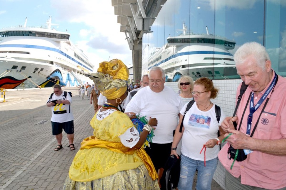 Porto de Salvador deve receber mais de dez mil turistas durante o Carnaval