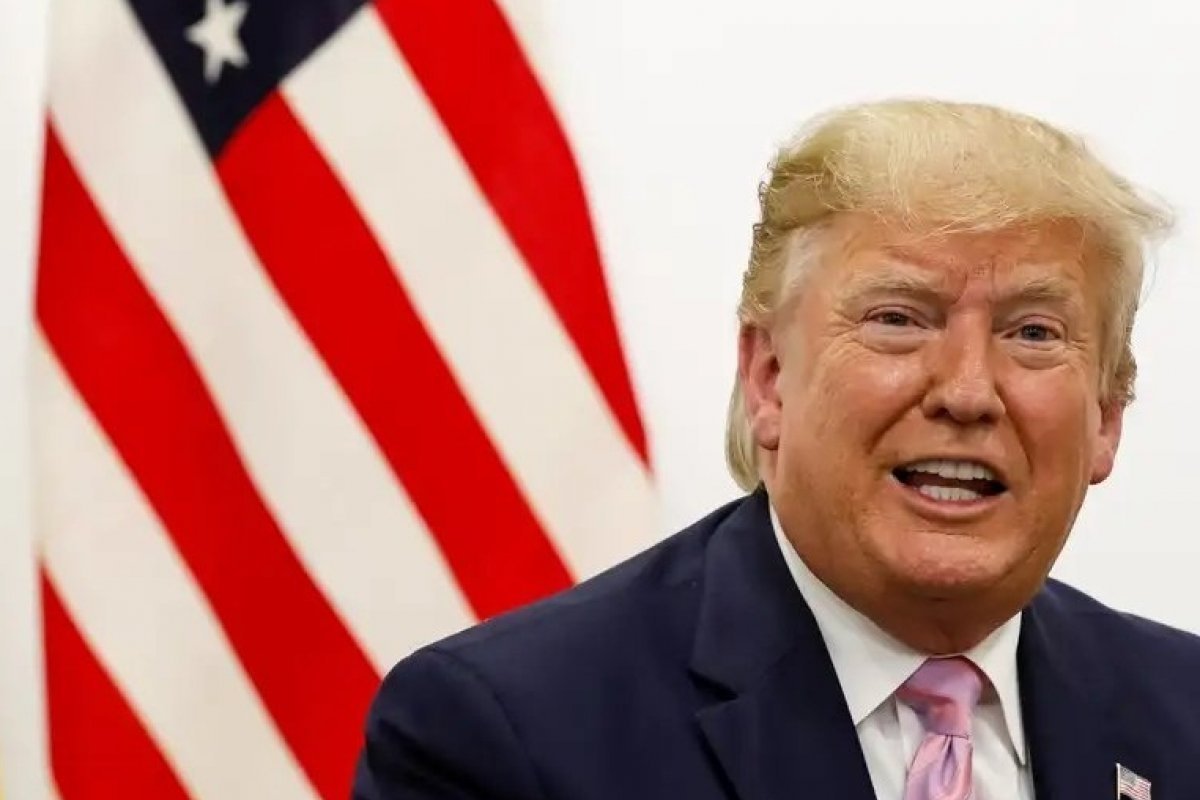 Trump assina ordem para estender prazo de desligamento do TikTok