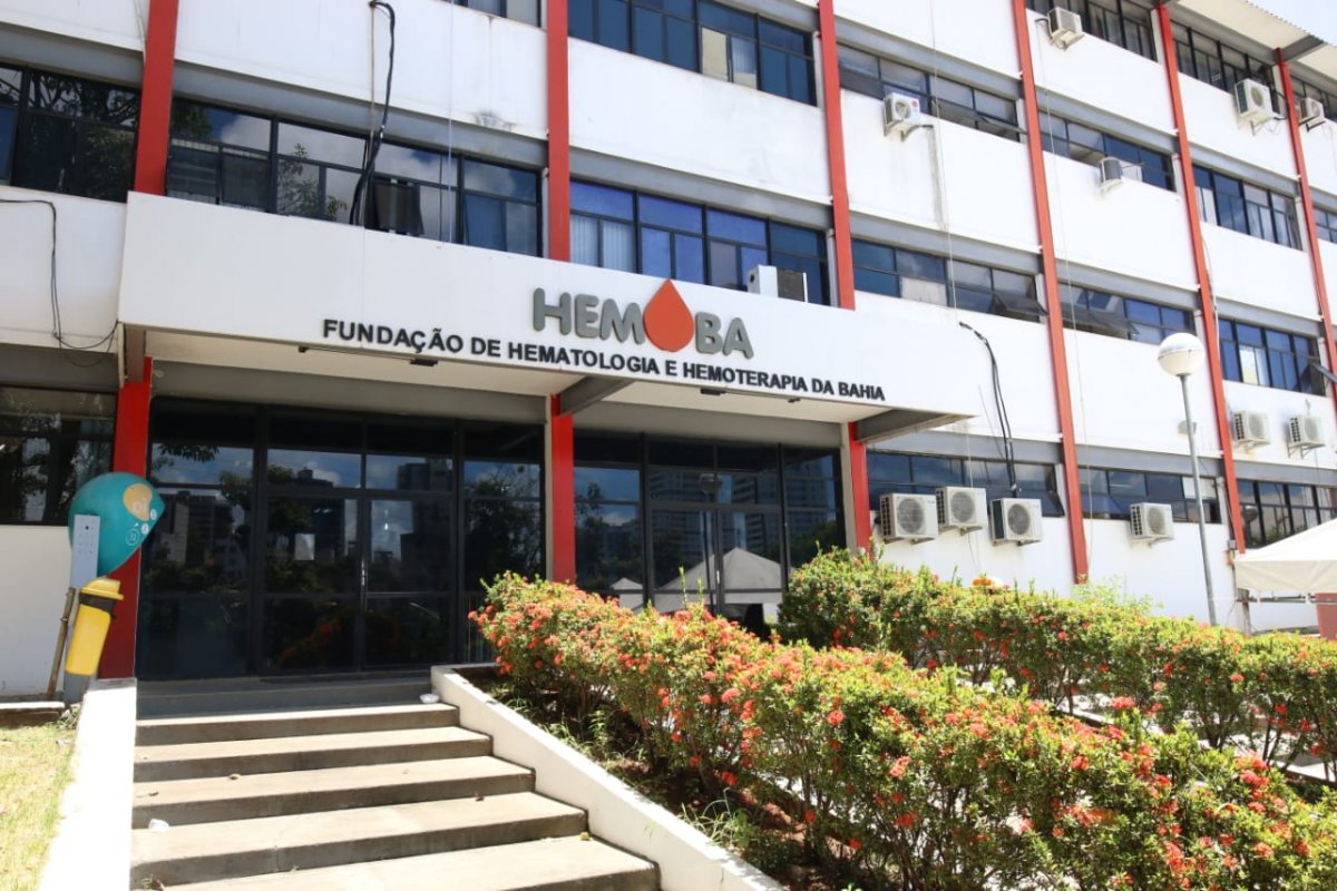 Ex-servidora da Hemoba é presa em Salvador suspeita de desviar mais de meio milhão de reais da saúde pública