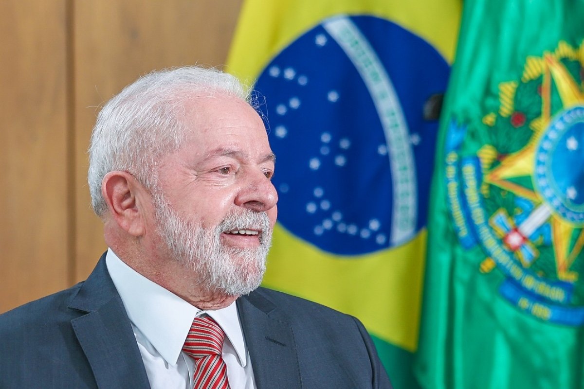 "Não é uma coisa séria", afirma Lula sobre PEC da Blindagem