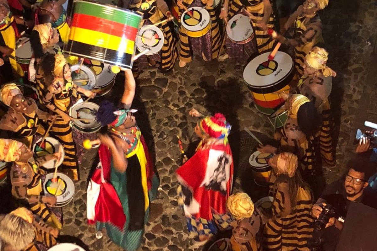 Olodum homenageia as mulheres 