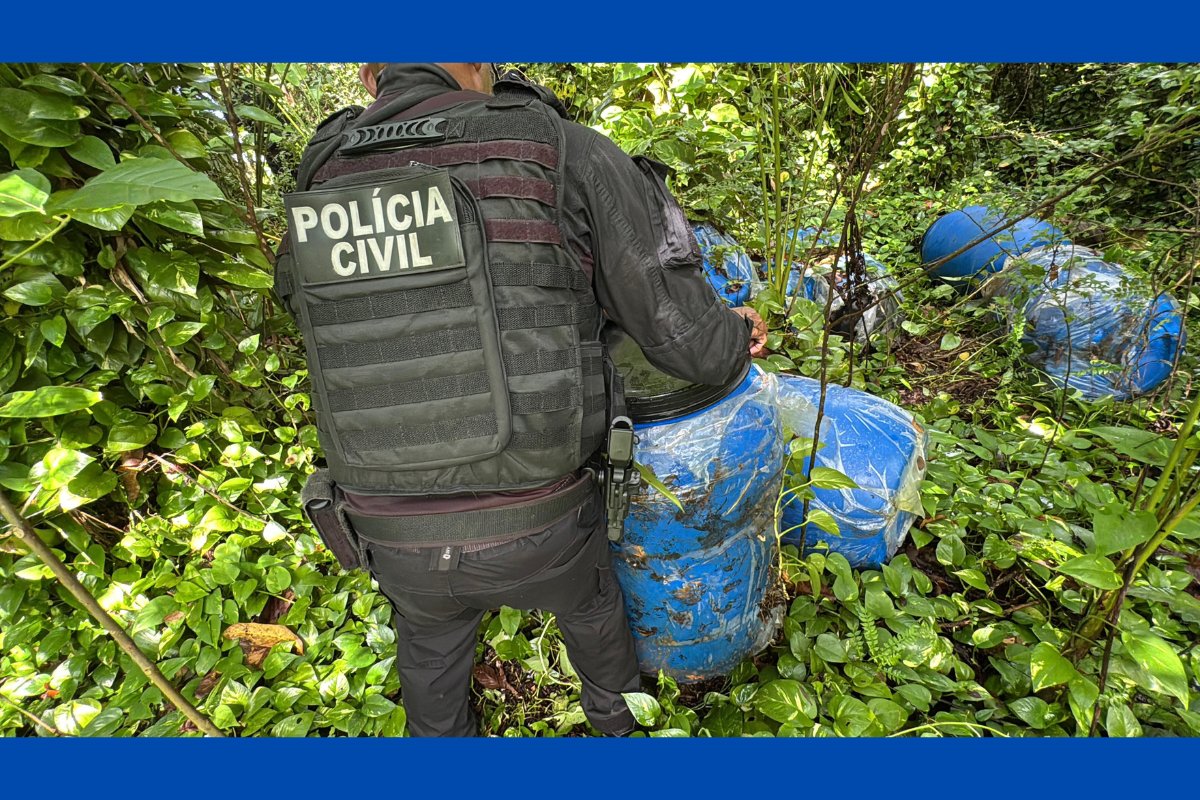 Polícia apreende caderno com negociações milionárias em investigação contra grupo dono de arsenal de armas encontrado na Bahia