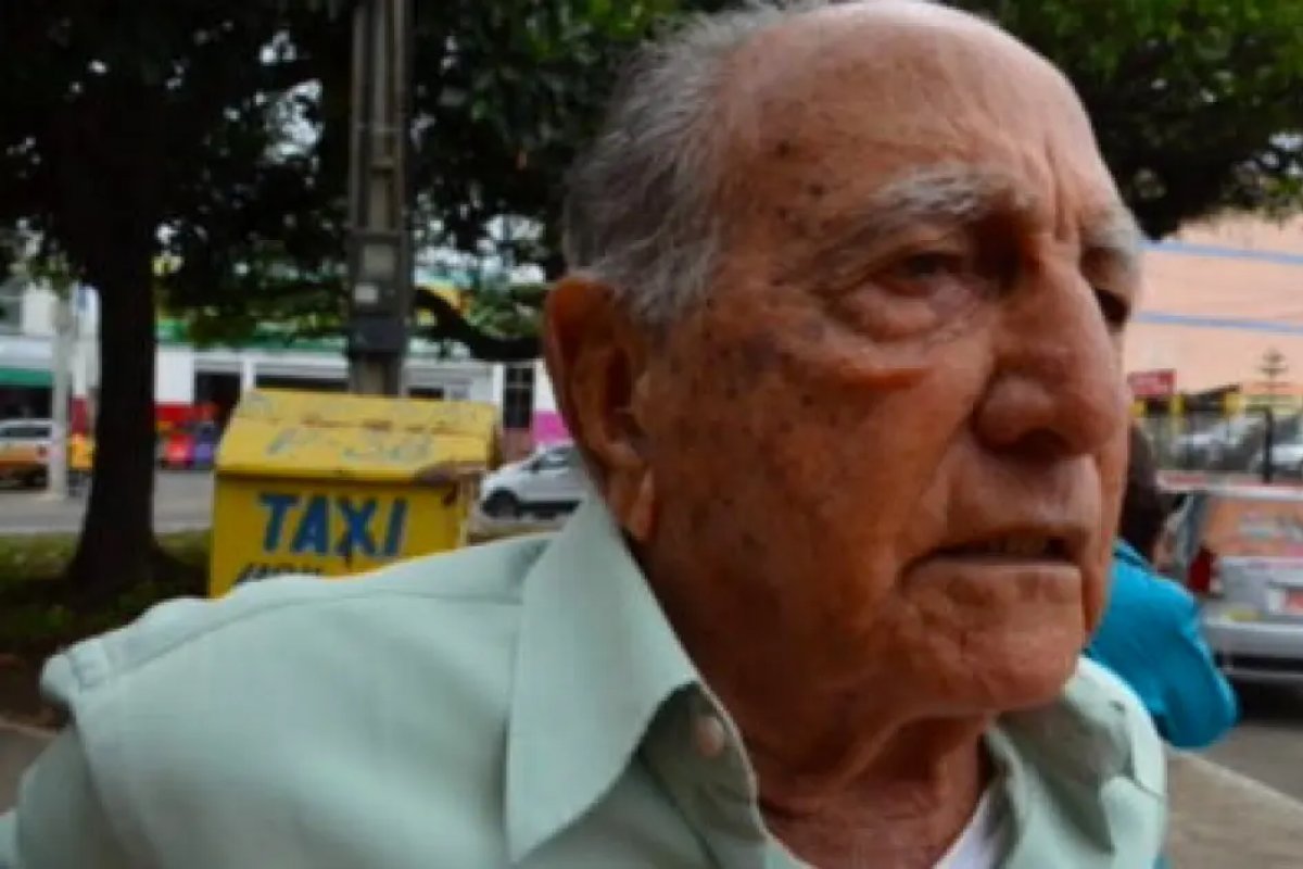 Ex-prefeito de Itapetinga é internado às pressas após passar mal em casa 