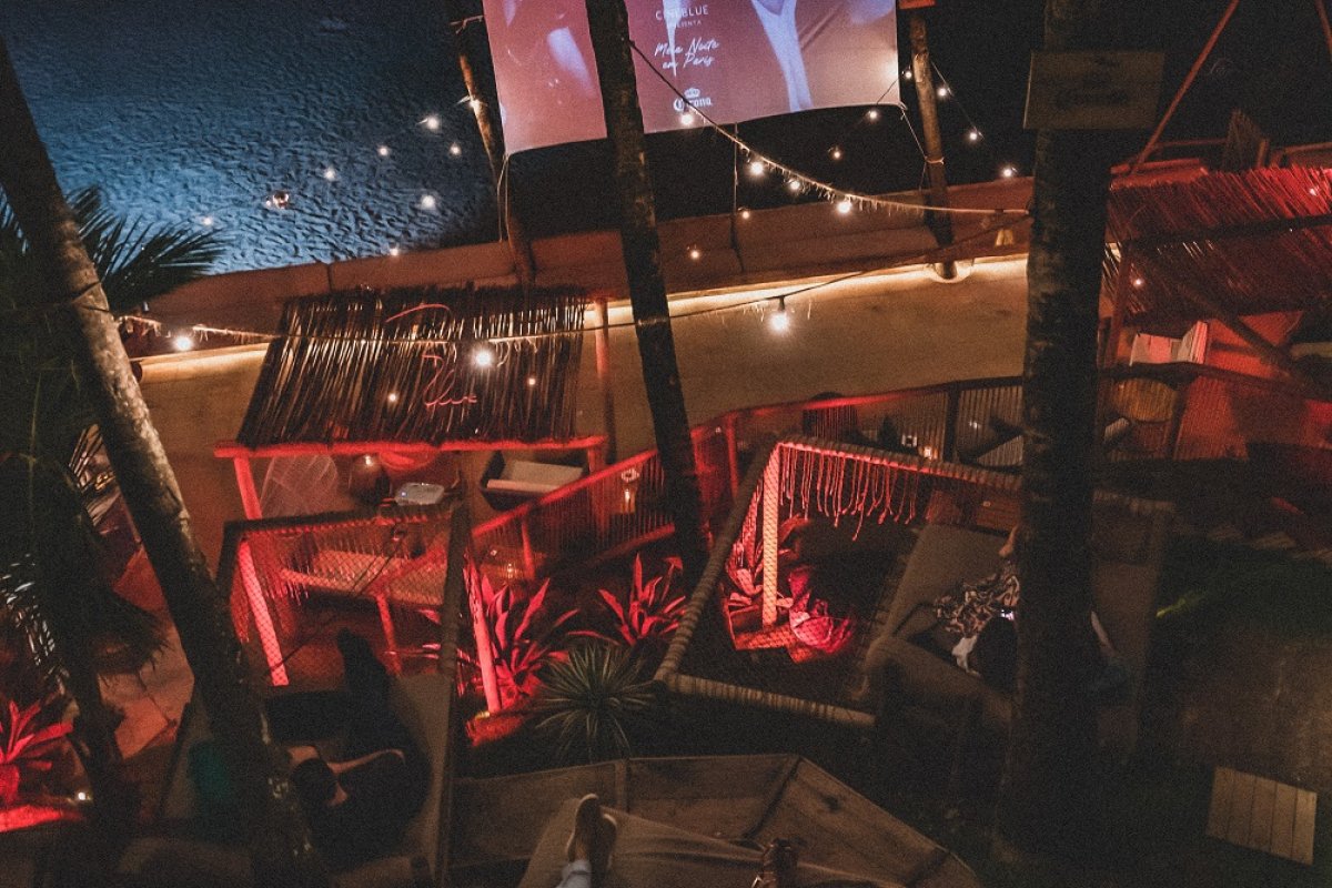 Próxima edição do CineBlue exibe 'P.S. Eu Te Amo' no Blue Praia, no Rio Vermelho! 