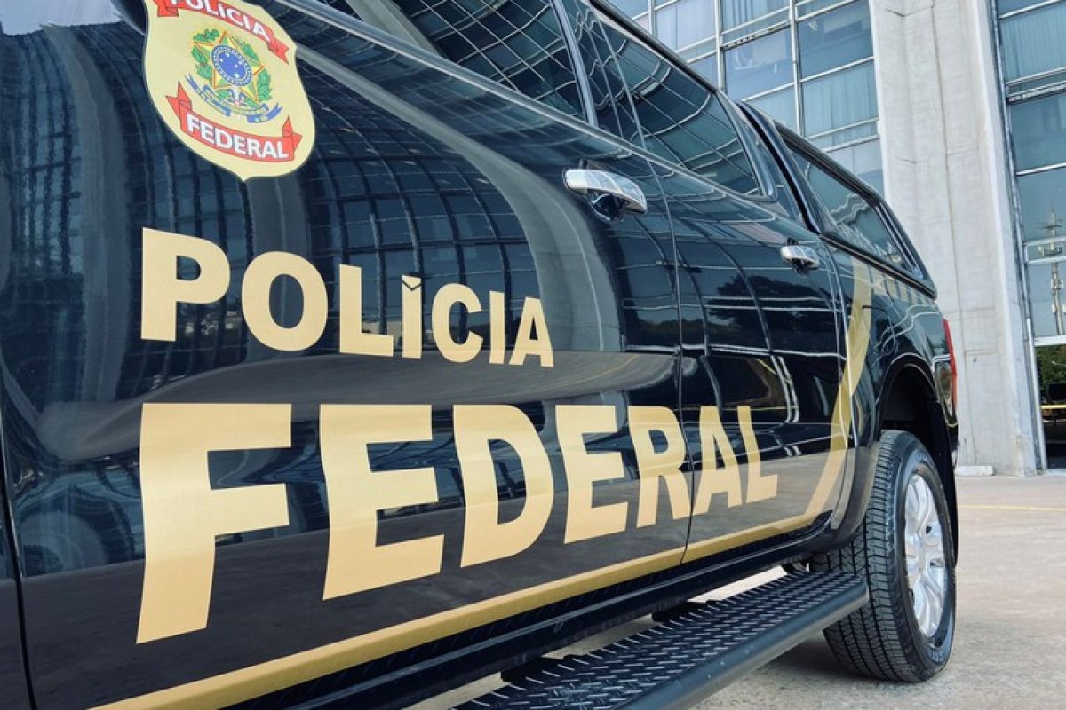 Advogada e gerente do INSS são alvos de operação da PF por esquema de fraudes em benefícios; mandados são cumpridos na BA e RJ