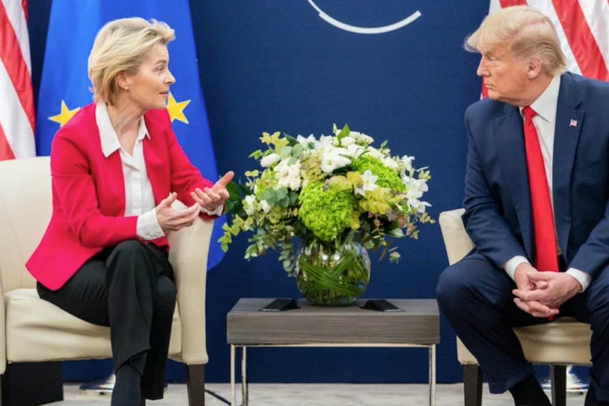 UE pede 'acordos diferentes' após Trump anunciar tarifa de 100% para produtos farmacêuticos 