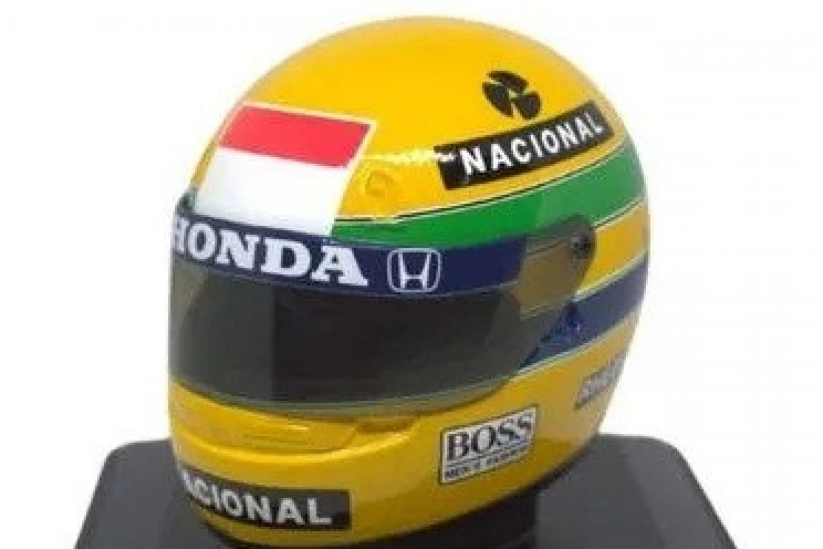Loja lança réplicas em miniatura de capacetes utilizados por Ayrton Senna!     