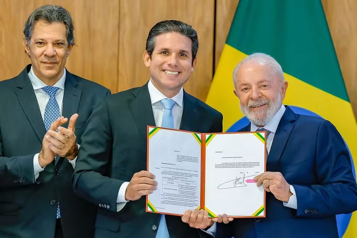'Corrige grande injustiça', diz Lula sobre aprovação de isenção de imposto de renda até R$ 5 mil