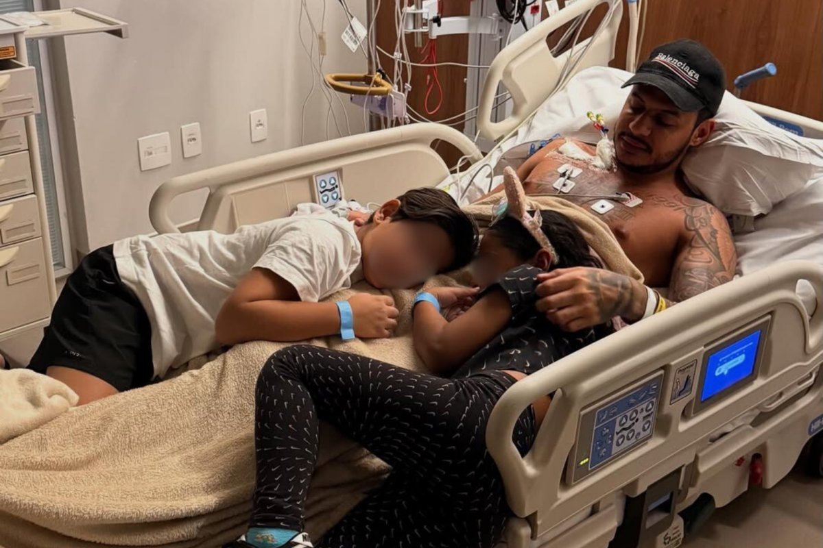 Rapper Hungria recebe alta de hospital em Brasília