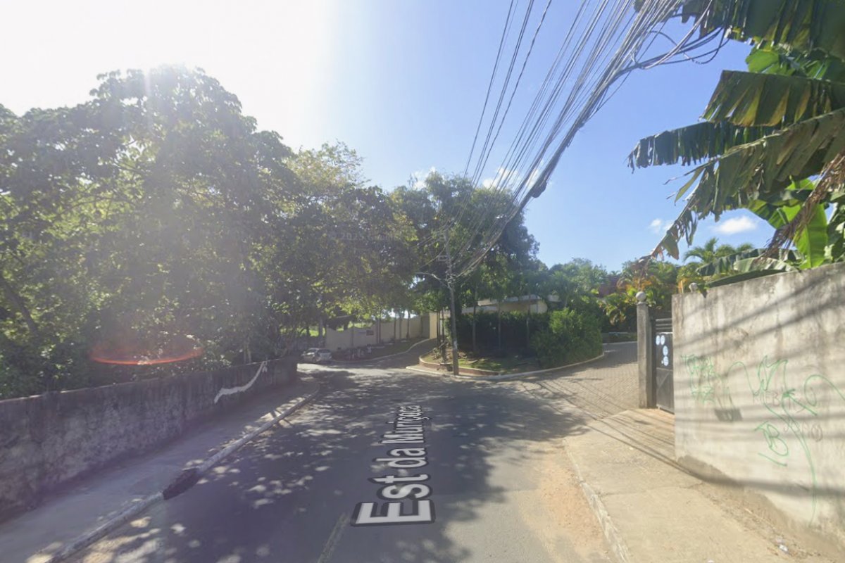 Homem é morto a tiros em frente a motel de Salvador