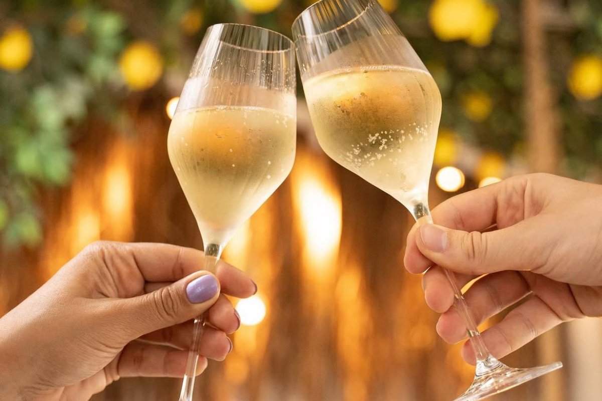 Allê, Yolo e Decanter promovem nova tarde de vinhos e ostras no Santo Antônio! 
