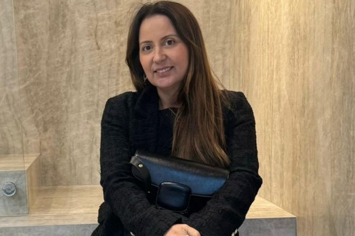 Adriane Lins visita a fábrica da Roca Cerámica!