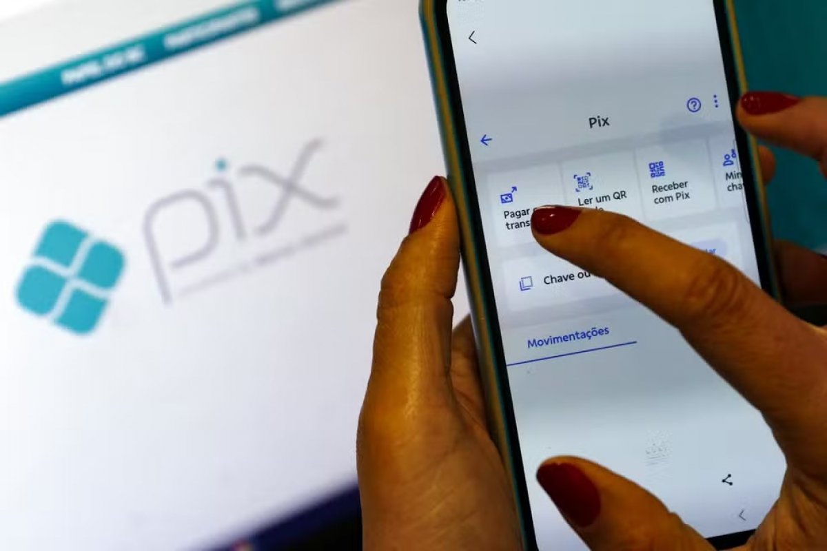 Pix automático torna-se obrigatório a partir desta segunda (13); modalidade substitui débito automático e boletos