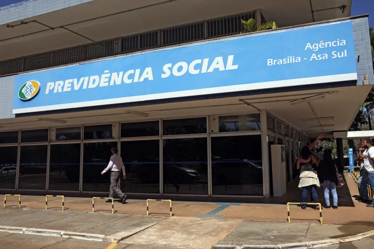 INSS suspende programa de redução de fila por falta de verba