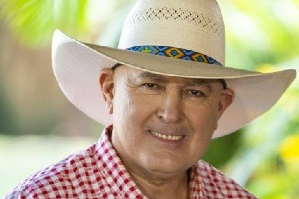 Carlos Barbosa assume a apresentação do Programa Viola Brasil pela Rede Família! 