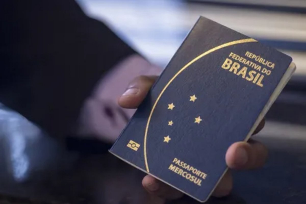PF emite alerta sobre falta de recursos para emissão de passaportes; serviço pode ser suspenso até novembro 