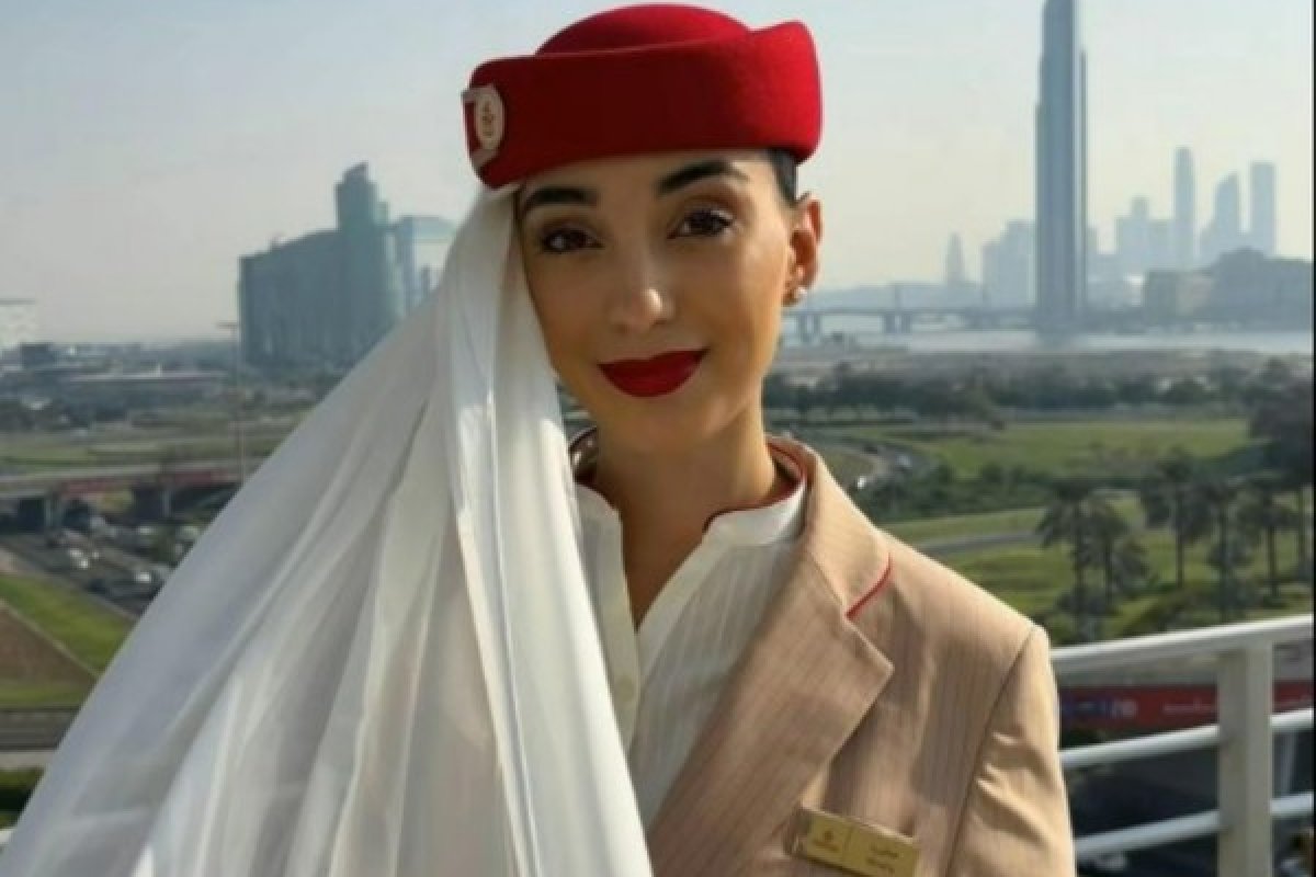 Comissária revela valores, benefícios e os requisitos para trabalhar na Emirates! 