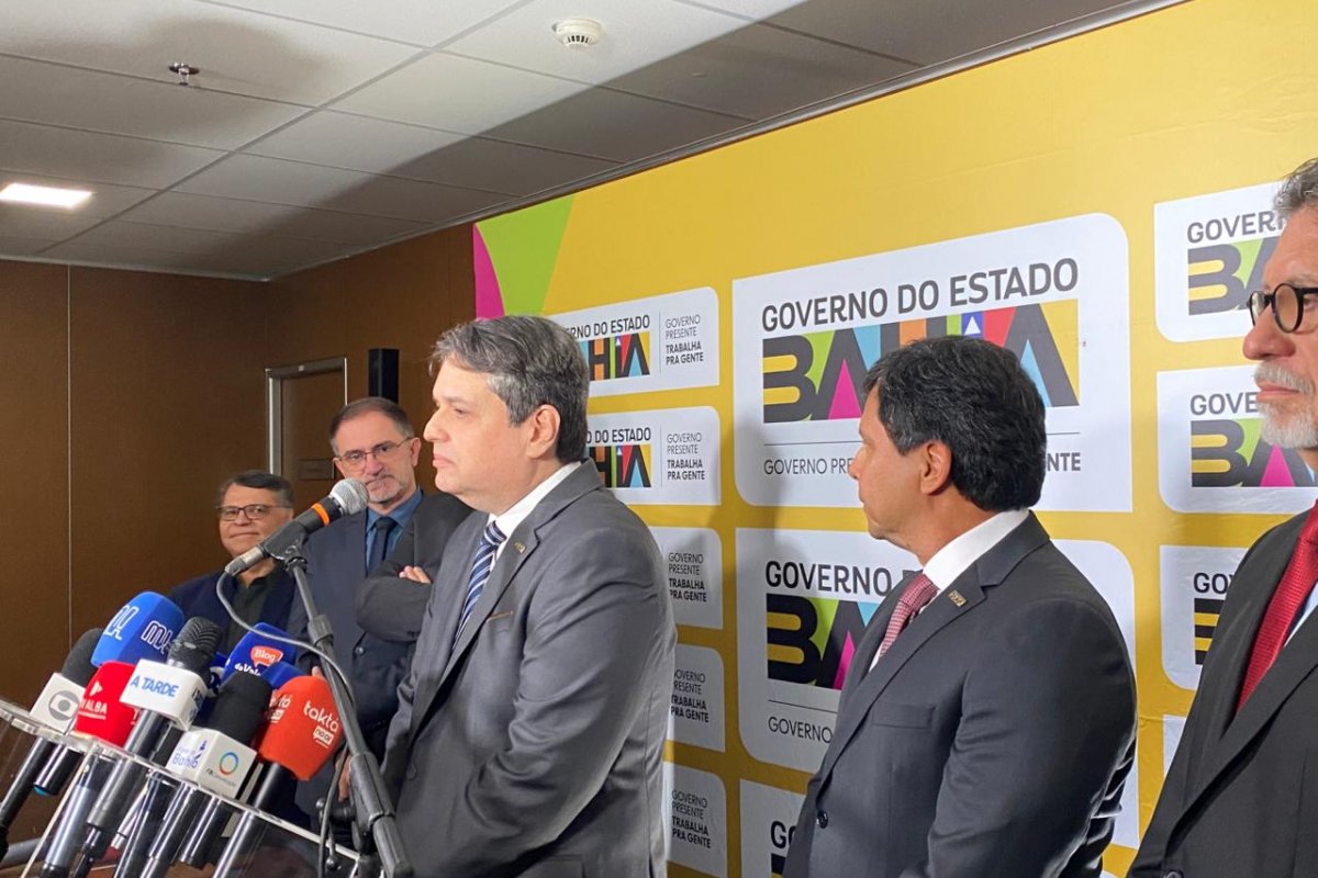 Jerônimo anuncia Mateus Dias como titular da secretaria da Ponte Salvador-Itaparica