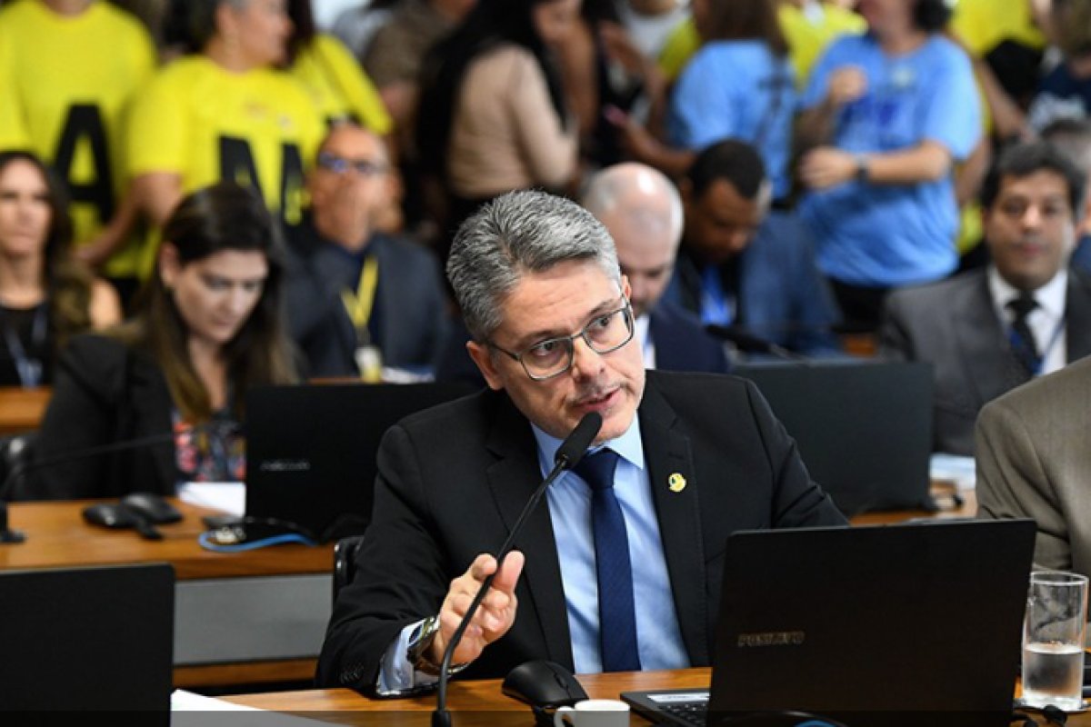 CPI do Crime Organizado decide nesta terça que senador presidirá comissão; governo e oposição disputam cargo 