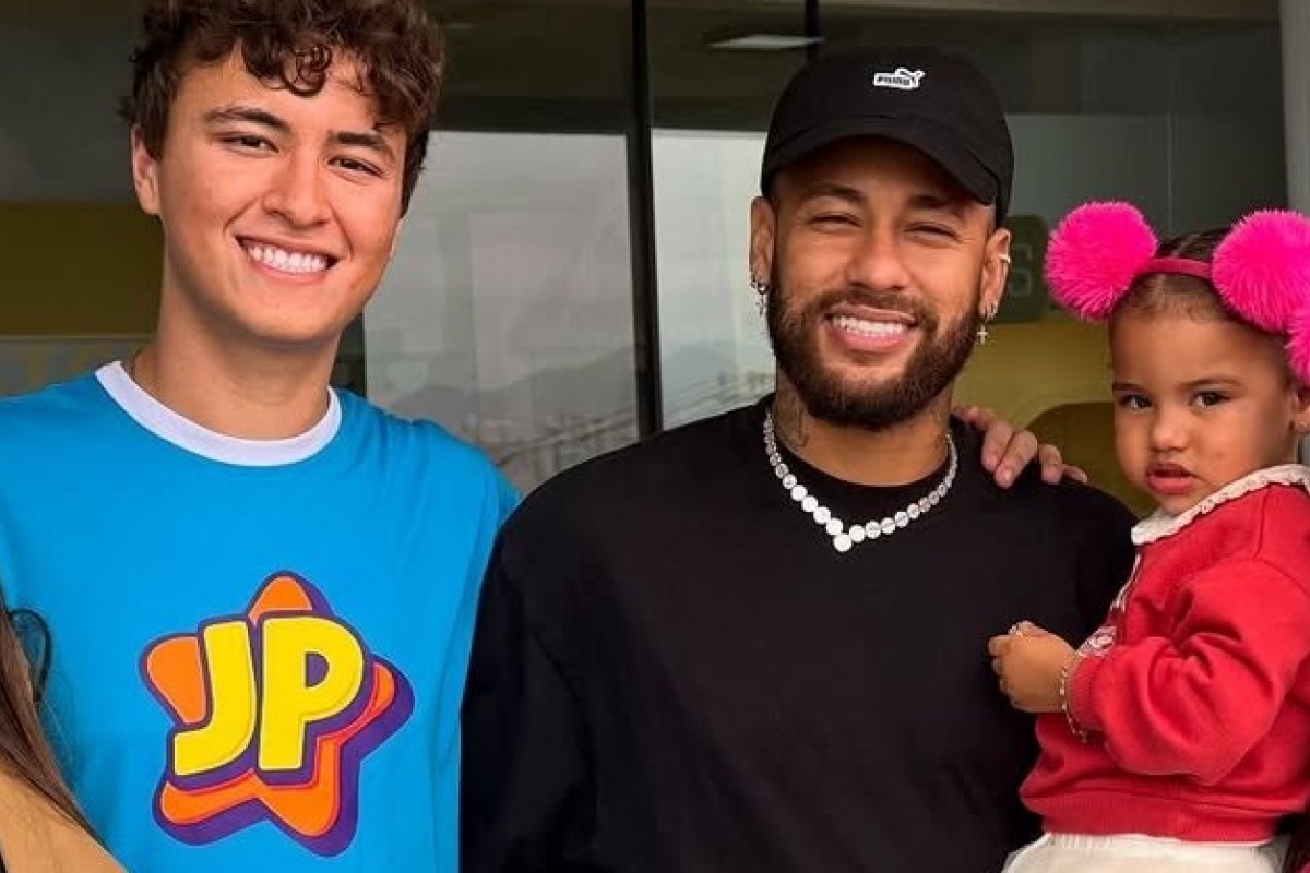 Sucesso de Maria Clara & JP embala momento fofo entre Neymar Jr e Mavie em festa de Halloween! 