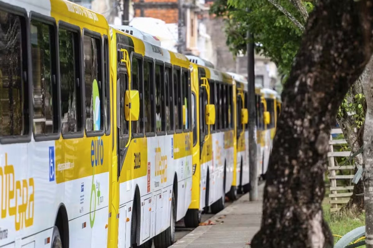 Nova linha de ônibus começa a circular em Salvador para atender estudantes do Ifba