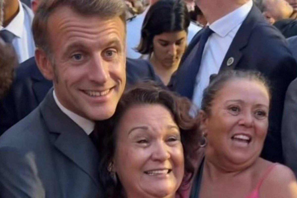 Vídeo: Macron é agarrado por mulheres durante passeio nas ruas de Salvador