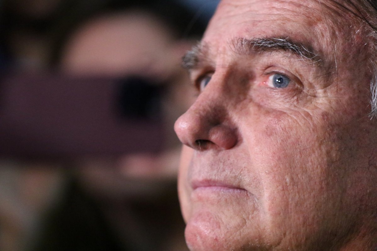 Bolsonaro se preocupa com possibilidade de ser mandado para Papuda e descarta possibilidade de reverter decisão