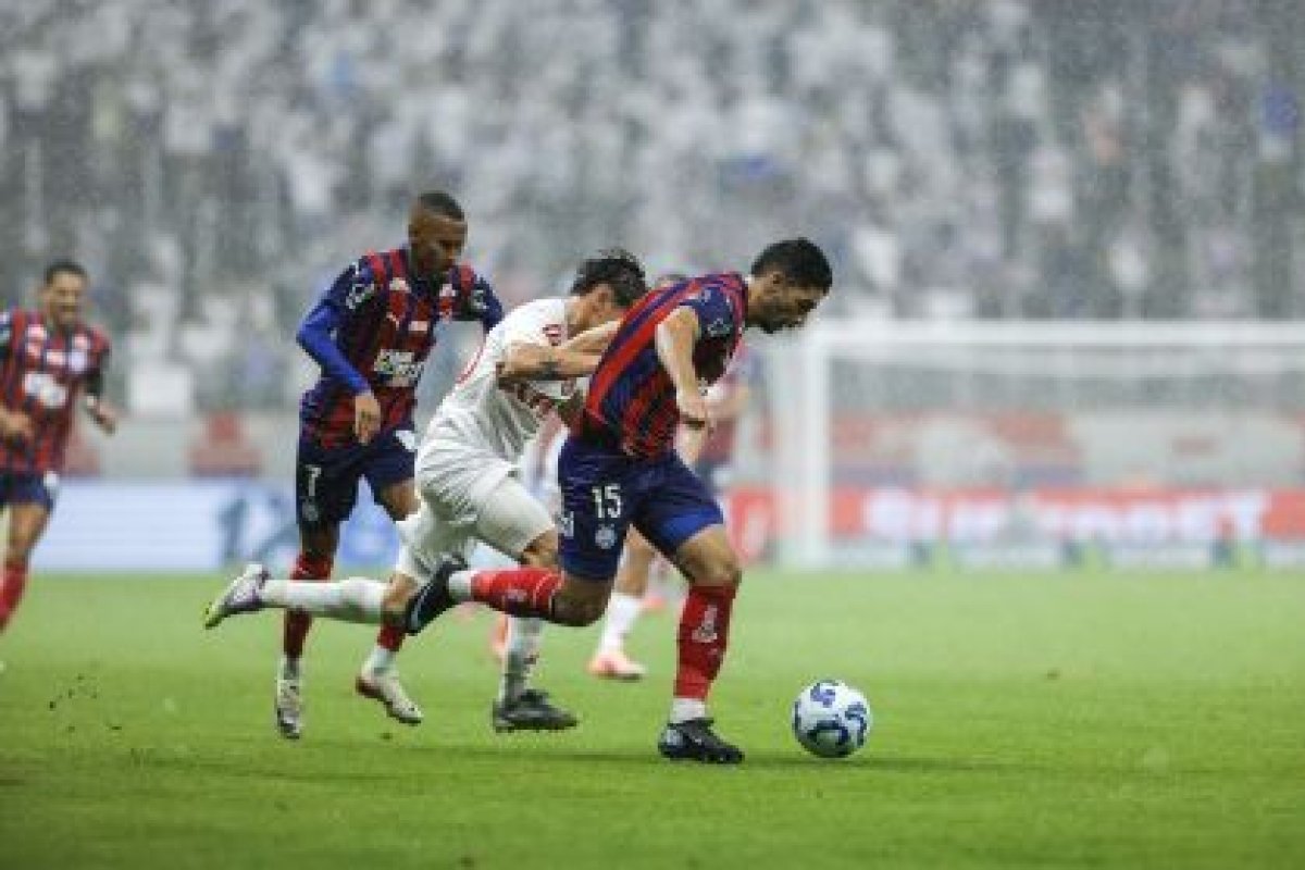 Lutando contra retrospecto ruim fora, Bahia tenta quebrar tabu diante do Inter em Porto Alegre