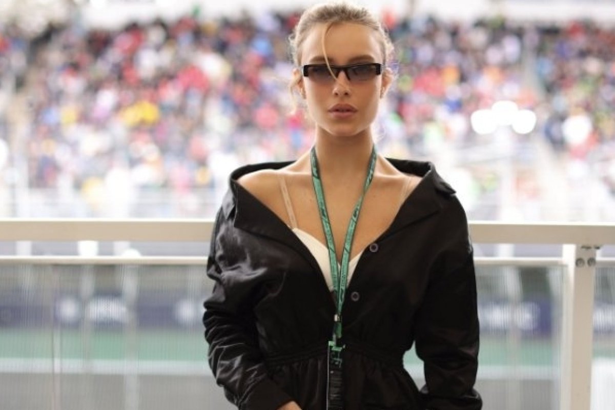 Com seu olhar sempre antenado às tendências, Maria Braz une moda e atitude no fim de semana da Fórmula 1 em São Paulo!