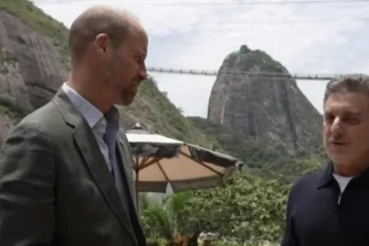 Em entrevista a Luciano Huck, príncipe William conta que filhos não usam telefone!