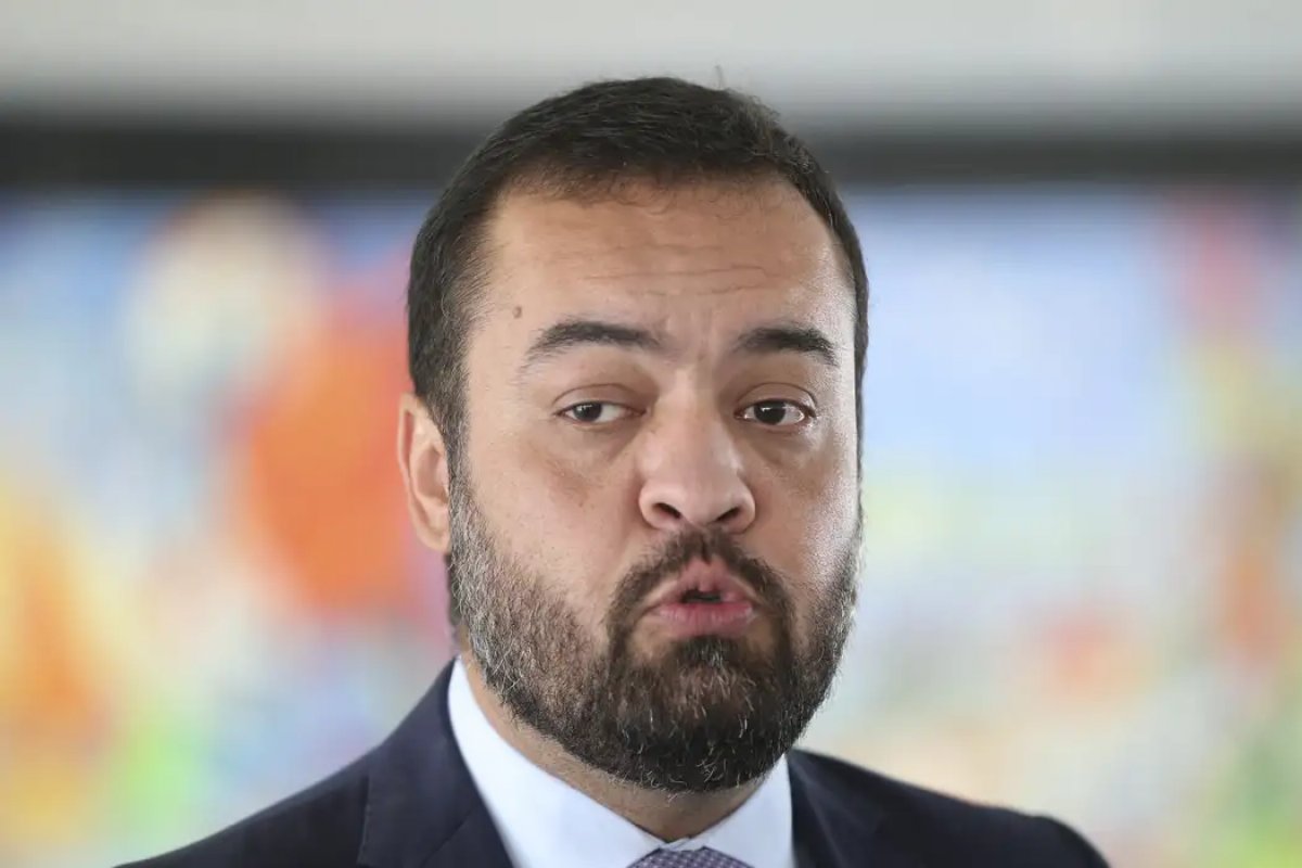 Suspeito de integrar CV esteve com secretário de Castro para falar de ajuda política, aponta PF