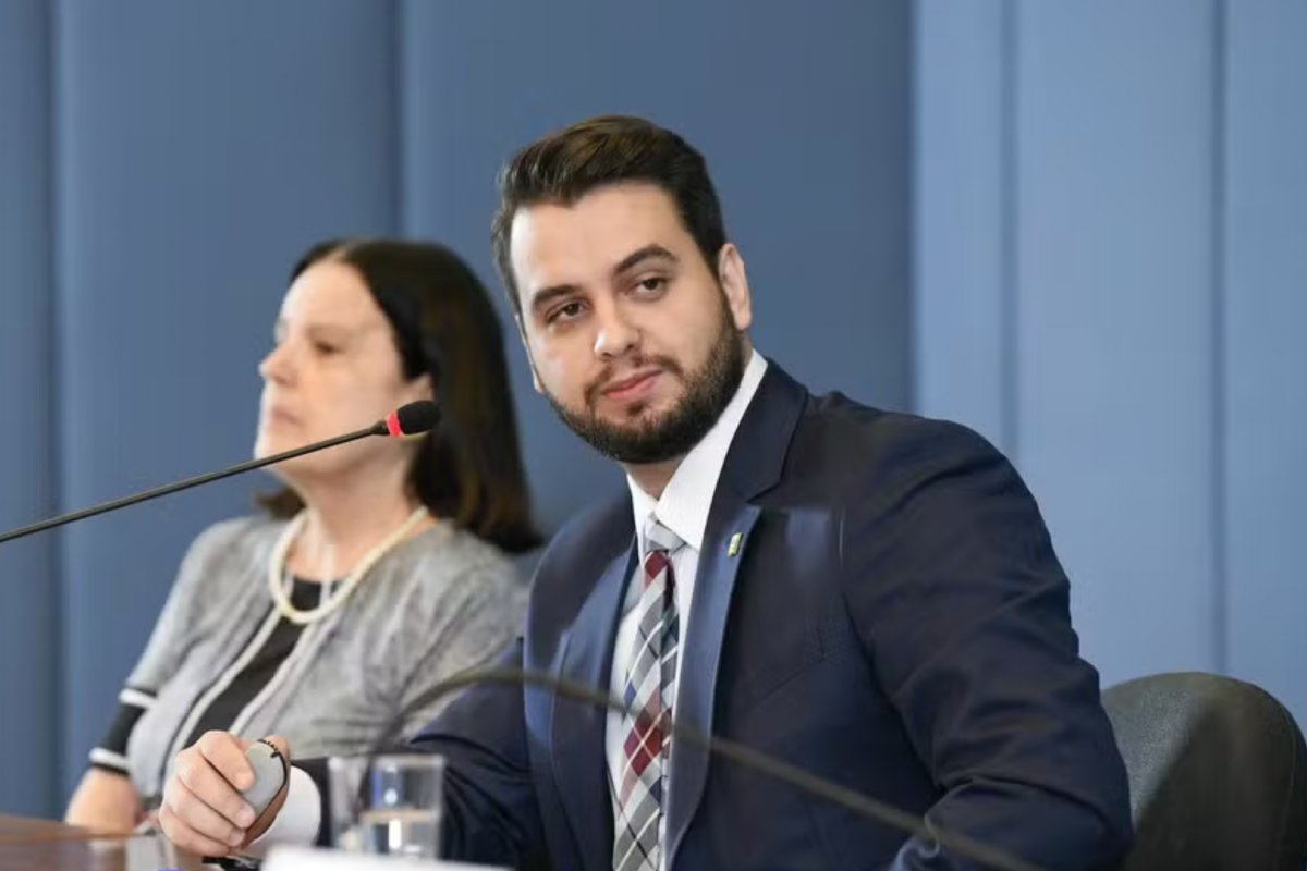 Apoiadores de Filipe Martins fazem vaquinha para custear serviços de advogados do ex-assessor nos EUA