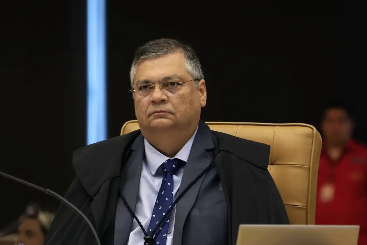 Dino manda PF investigar repasse de emendas a 34 organizações 
