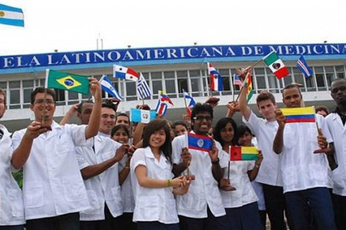 Governo da Bahia abre 60 vagas para estudantes de baixa renda cursarem medicina gratuitamente em Cuba; saiba como se candidatar