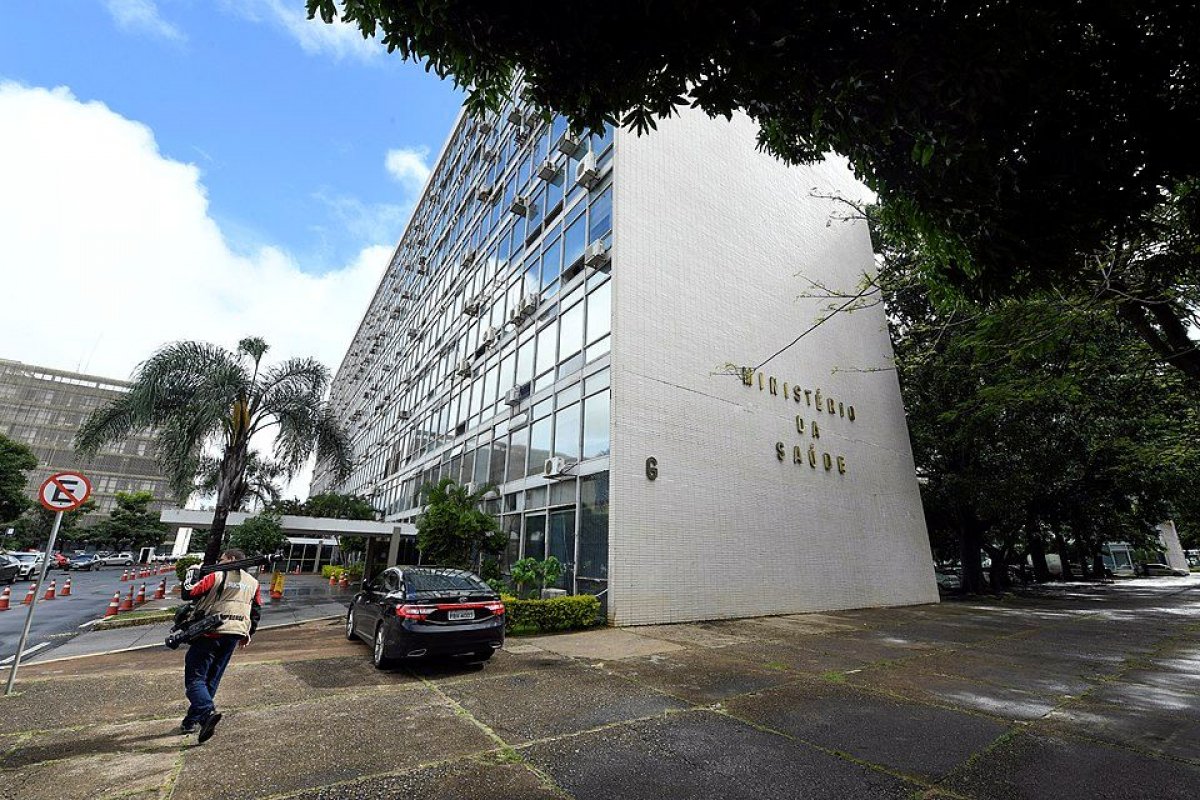 Ministério da Saúde determina sigilo sobre valor de compra de 73 milhões de testes de Covid 