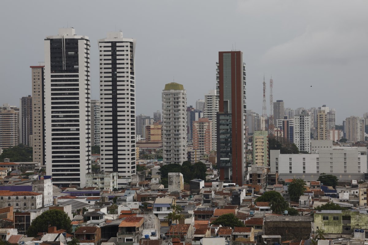 Juros altos freiam vendas de imóveis, mas lançamentos resistem, aponta indústria da construção