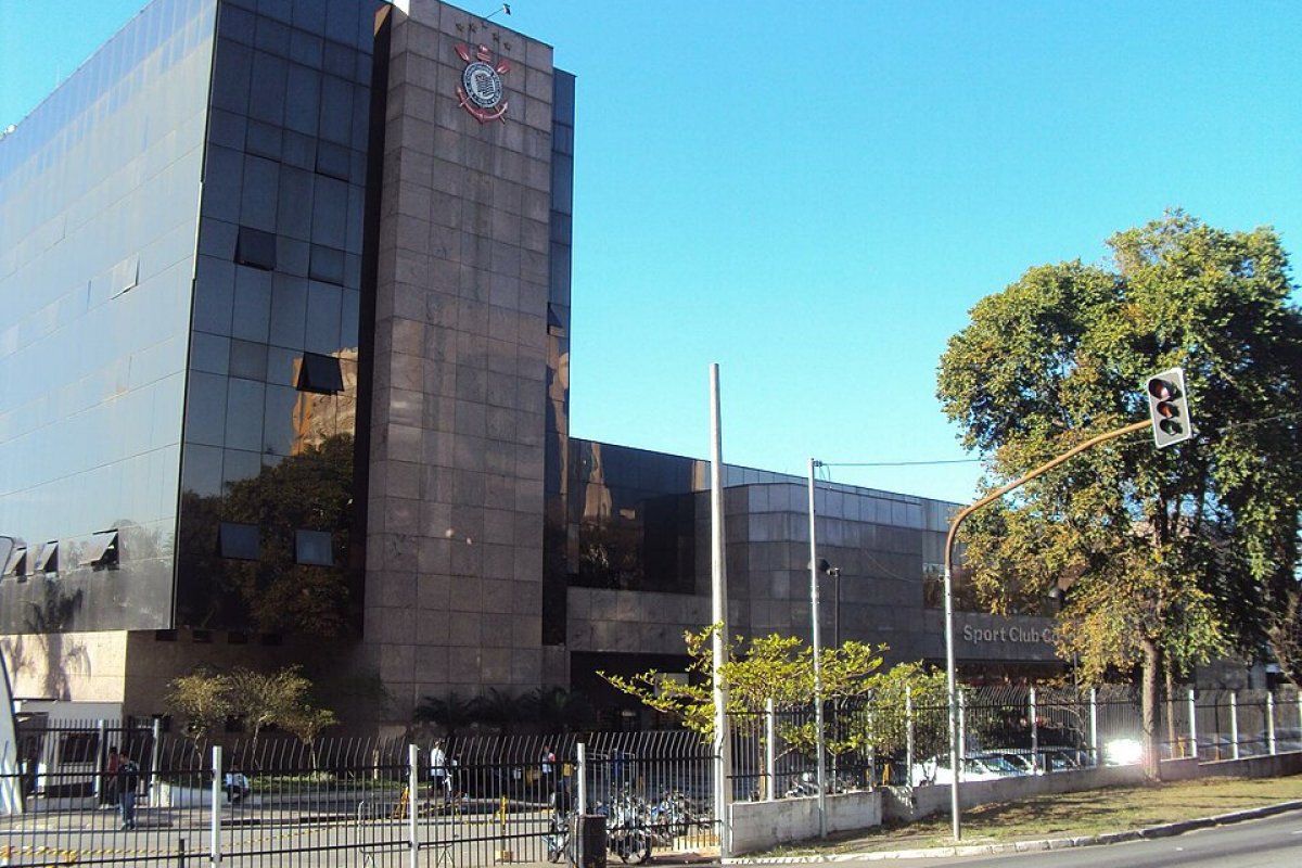 Auditoria no Corinthians identifica irregularidades na gestão de materiais esportivos da Nike 