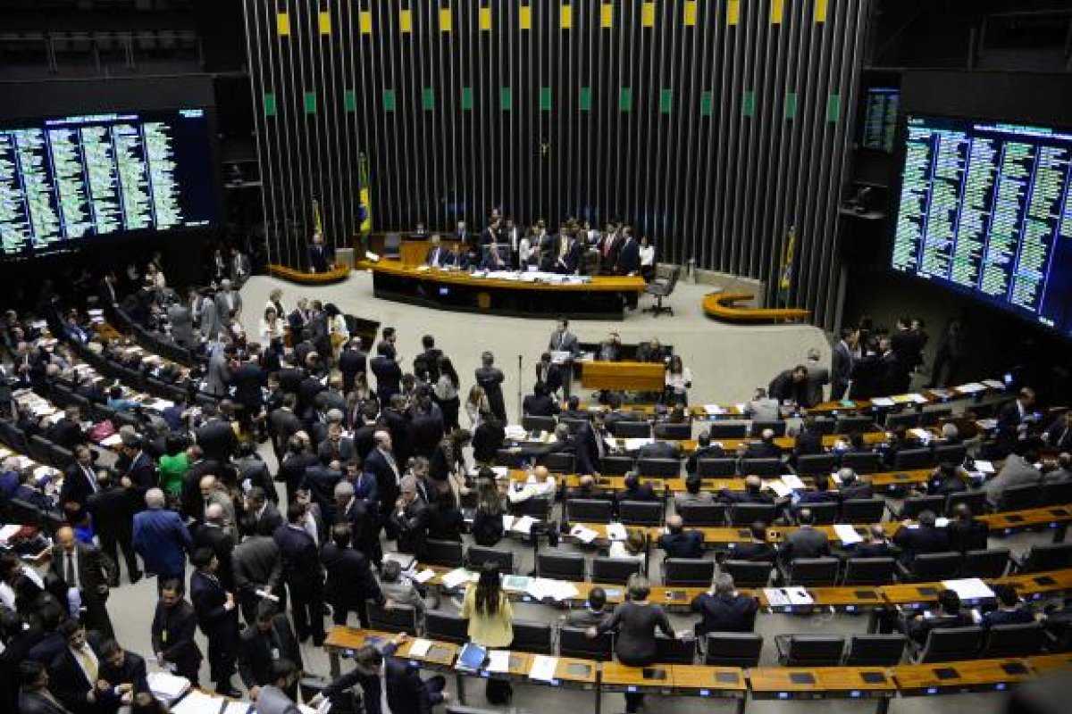 Congresso articula votos ao Orçamento de 2020 na próxima semana 